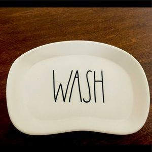 NWOT Rae Dunn Soap Dish
